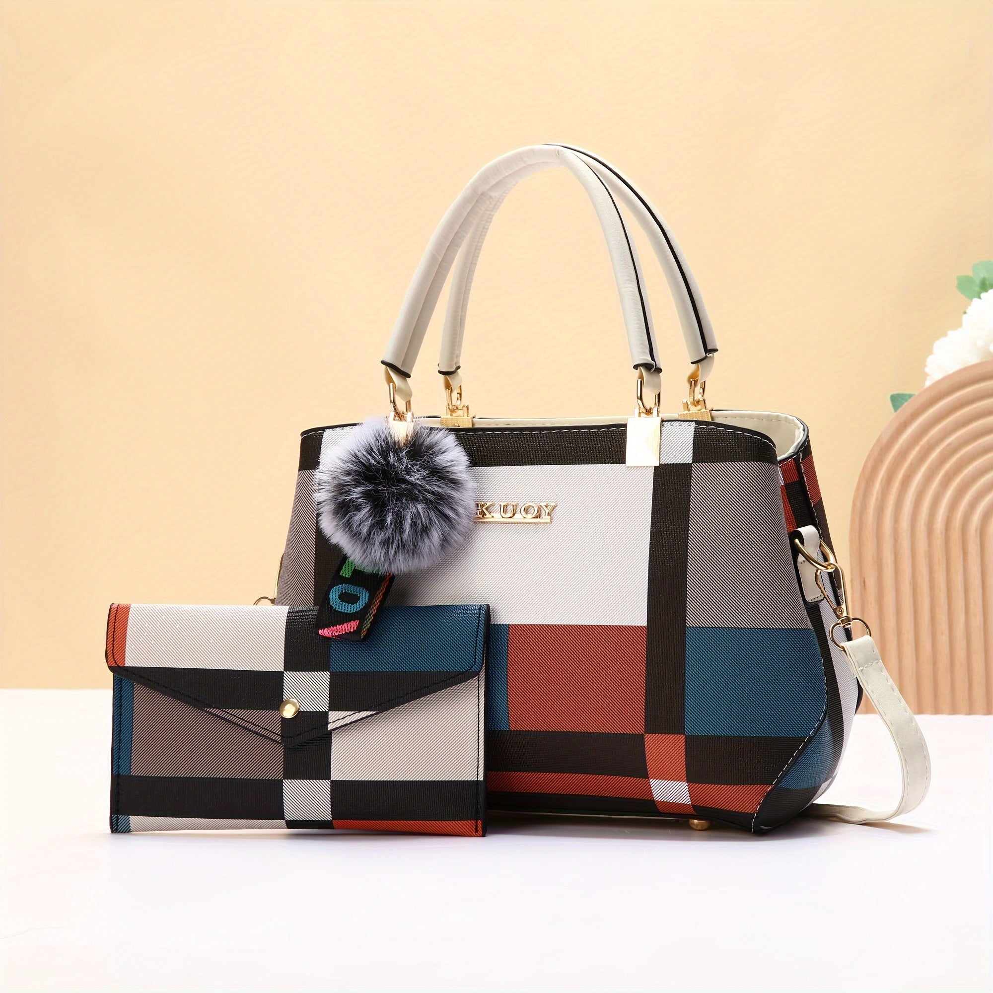 Bolso tote cuadros gran tamaño mujer crossbody en uso
